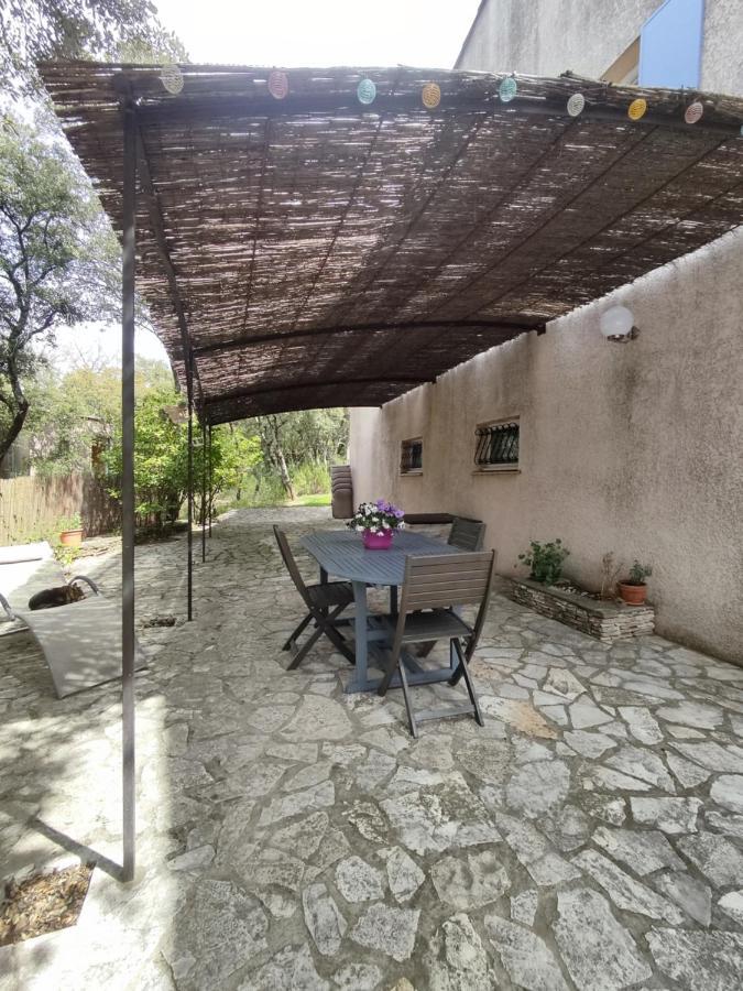 Charmant Studio A Castillon Du Gard, A Deux Pas Du Pont-Du-Gard Kültér fotó